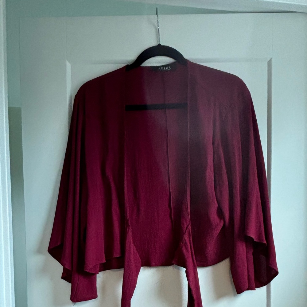 Akira tie front top